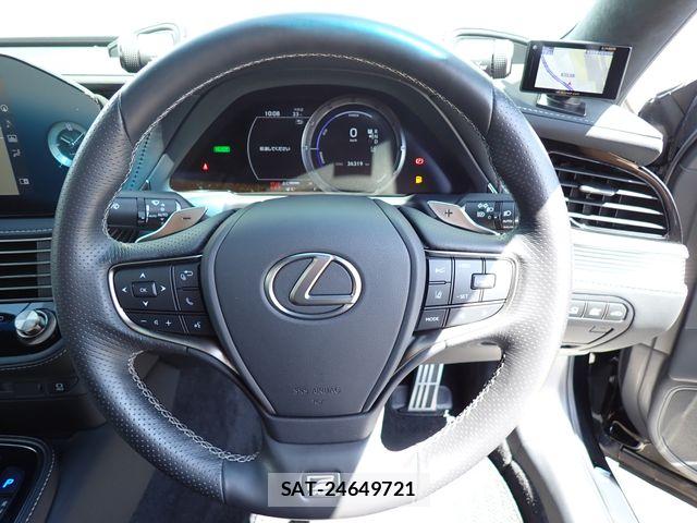 Lexus LS 2021-06 8158698-11