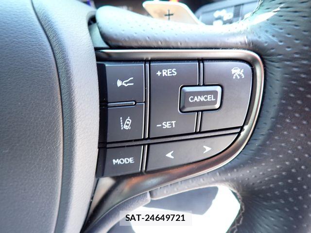 Lexus LS 2021-06 8158698-13