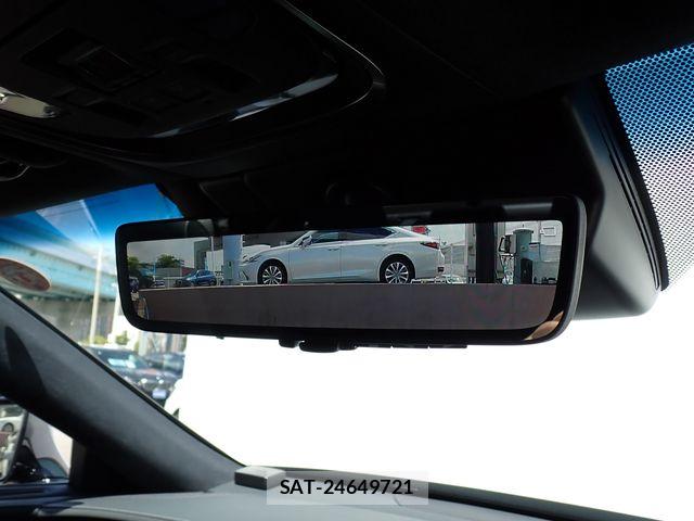 Lexus LS 2021-06 8158698-17