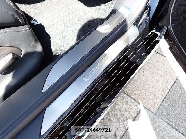 Lexus LS 2021-06 8158698-24