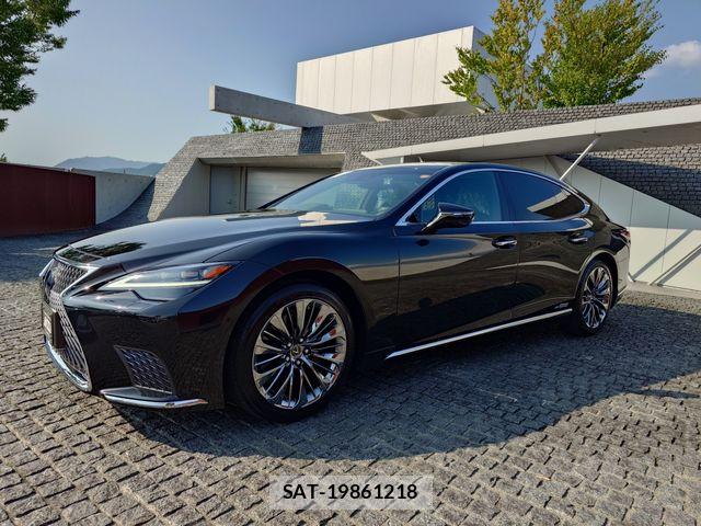 Lexus LS 2021-07 8245725-1