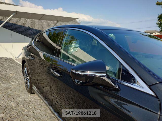 Lexus LS 2021-07 8245725-4