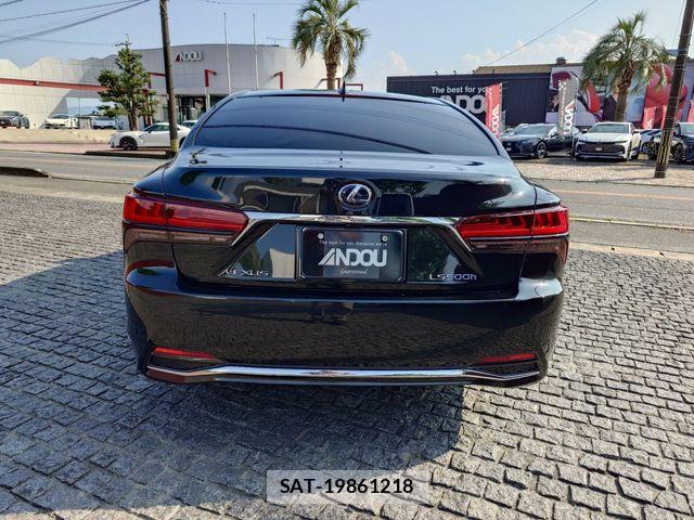 Lexus LS 2021-07 8245725-6