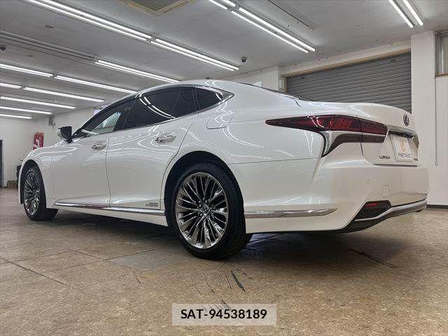 Lexus LS 2017-12 8315191-16