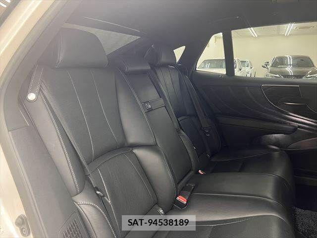 Lexus LS 2017-12 8315191-7