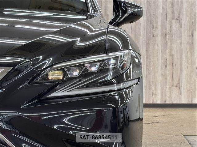 Lexus LS 2018-03 8336566-17
