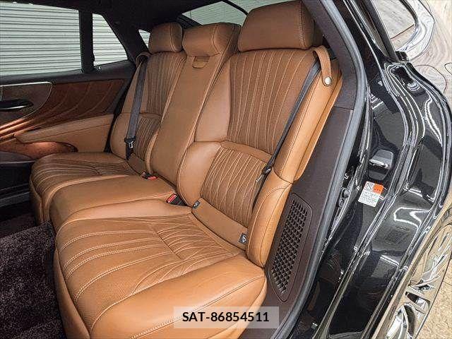 Lexus LS 2018-03 8336566-28