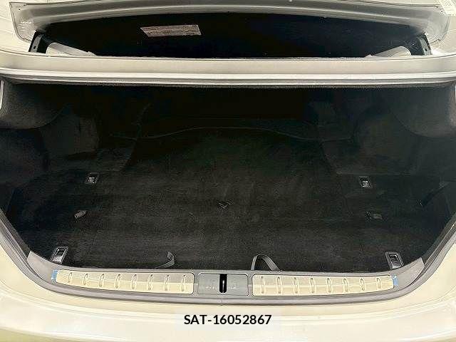 Lexus LS 2017-11 8336564-10