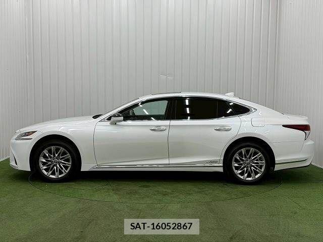 Lexus LS 2017-11 8336564-13
