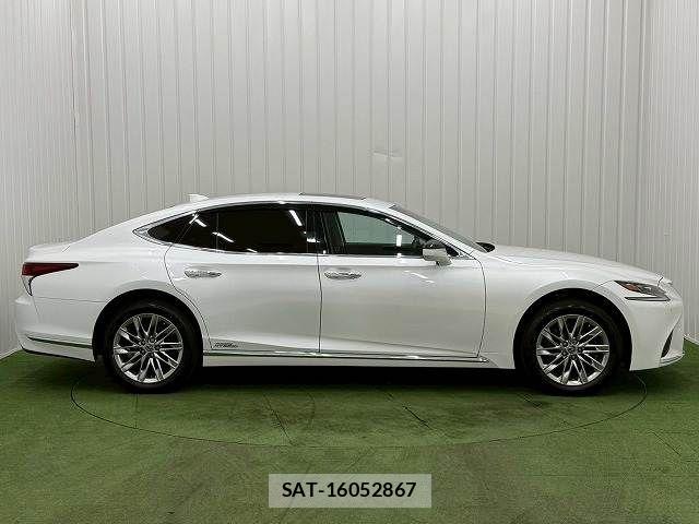 Lexus LS 2017-11 8336564-14