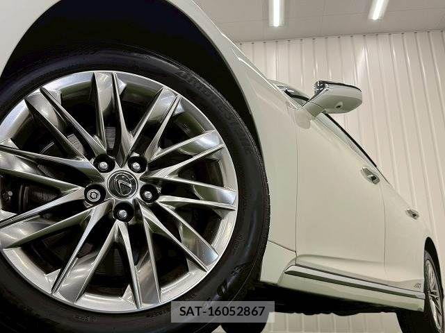 Lexus LS 2017-11 8336564-18