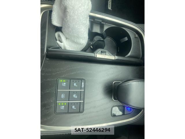 Lexus LS 2024-02 8336562-18