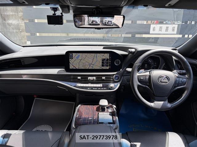 Lexus LS 2021-07 8366741-12
