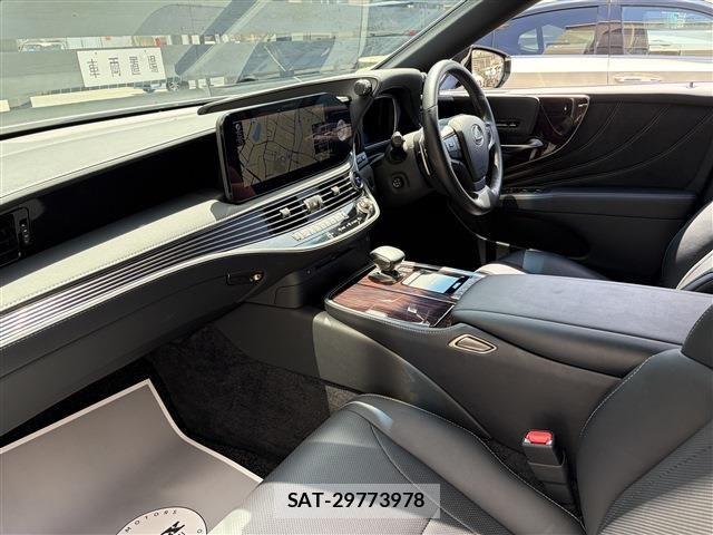 Lexus LS 2021-07 8366741-15