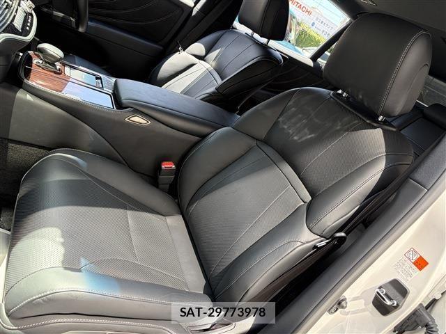 Lexus LS 2021-07 8366741-16