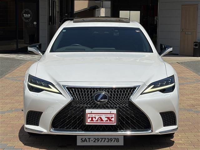 Lexus LS 2021-07 8366741-2