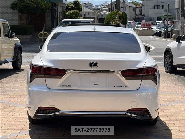 Lexus LS 2021-07 8366741-5