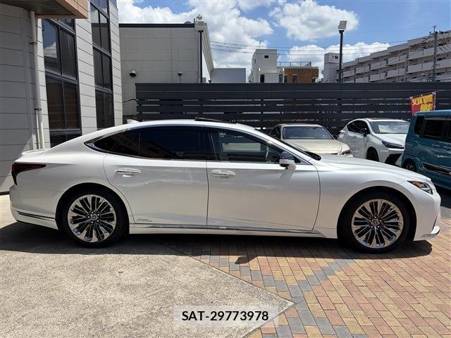 Lexus LS 2021-07 8366741-6