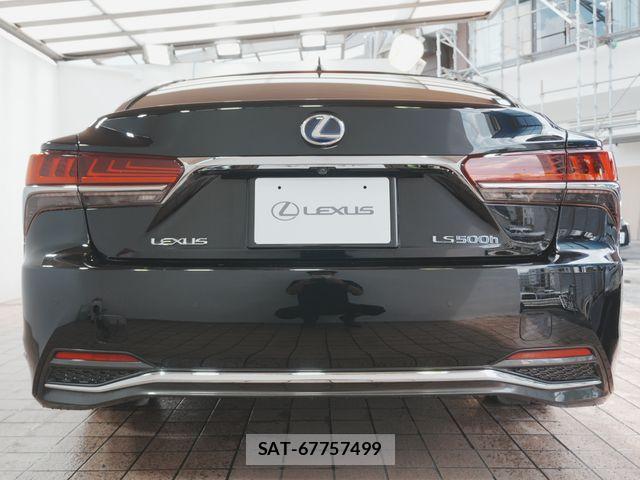 Lexus LS 2018-03 8366744-9