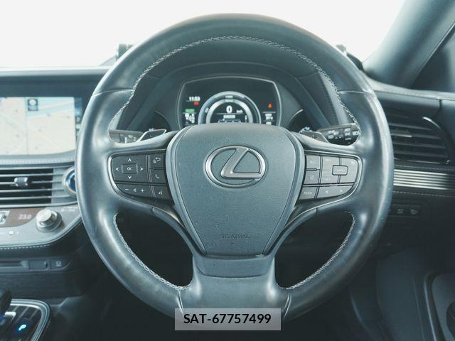 Lexus LS 2018-03 8366744-10