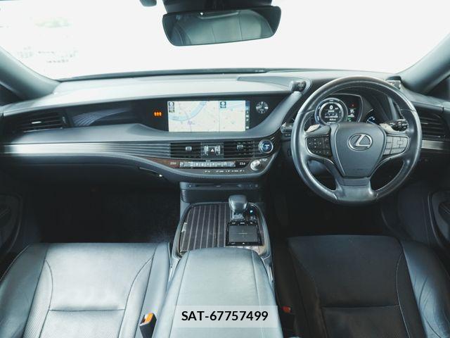Lexus LS 2018-03 8366744-1