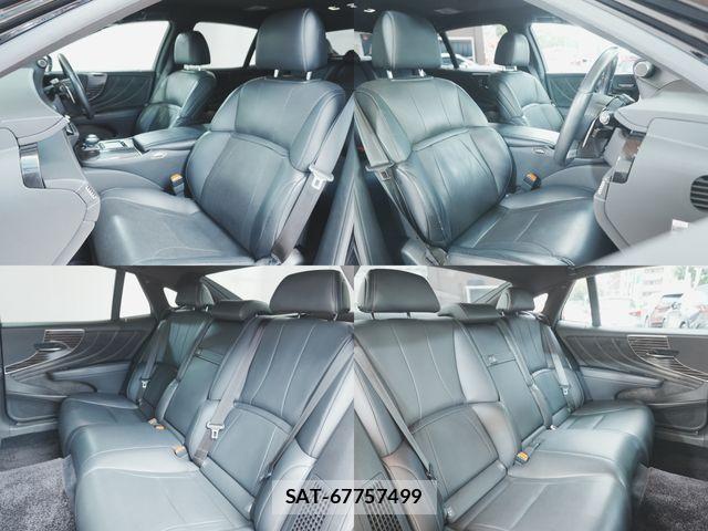 Lexus LS 2018-03 8366744-4
