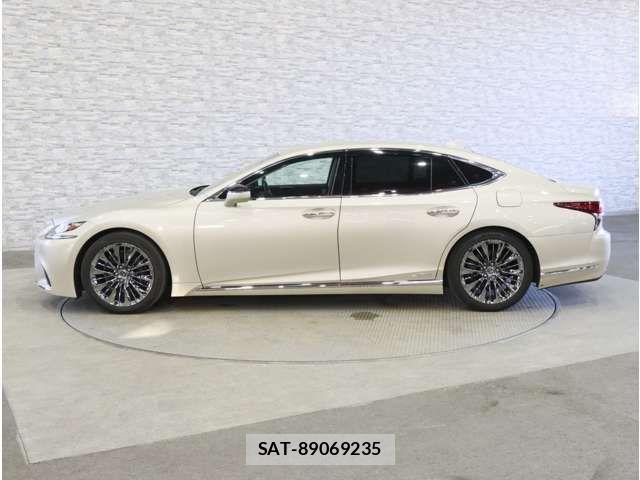 Lexus LS 2019-04 8366742-12