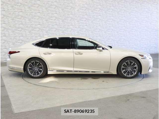 Lexus LS 2019-04 8366742-13
