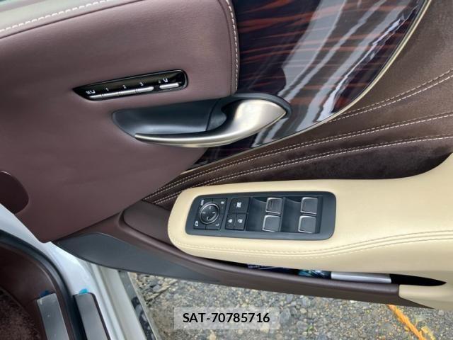 Lexus LS 2019-10 8525540-12