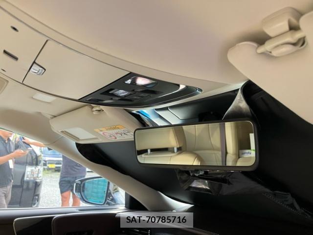 Lexus LS 2019-10 8525540-16