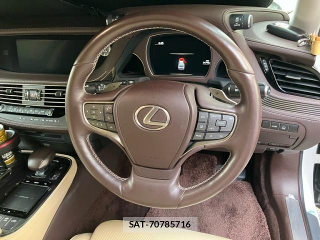 Lexus LS 2019-10 8525540-17