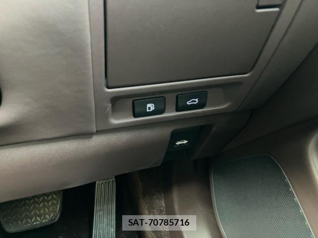 Lexus LS 2019-10 8525540-23
