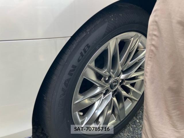 Lexus LS 2019-10 8525540-6