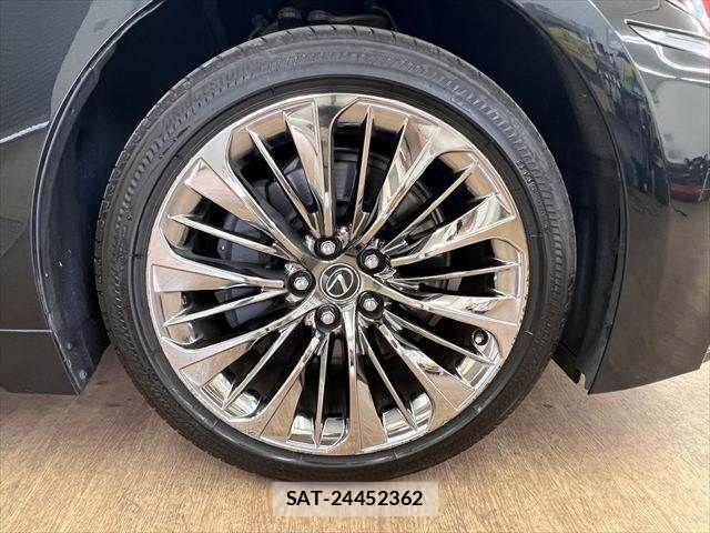Lexus LS 2019-07 8627482-11