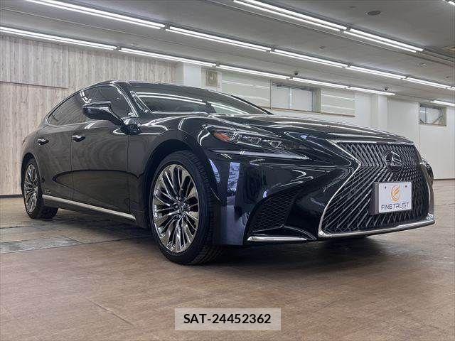 Lexus LS 2019-07 8627482-13