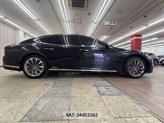 Lexus LS 2019-07 8627482-14