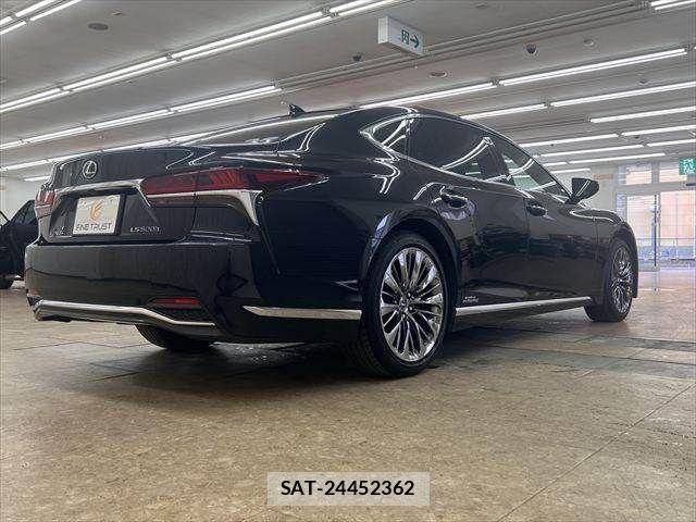 Lexus LS 2019-07 8627482-16