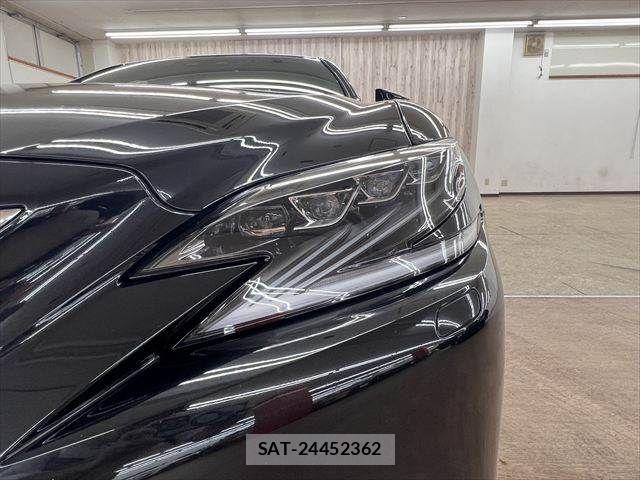 Lexus LS 2019-07 8627482-19