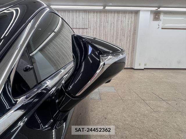 Lexus LS 2019-07 8627482-21