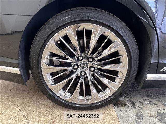 Lexus LS 2019-07 8627482-23