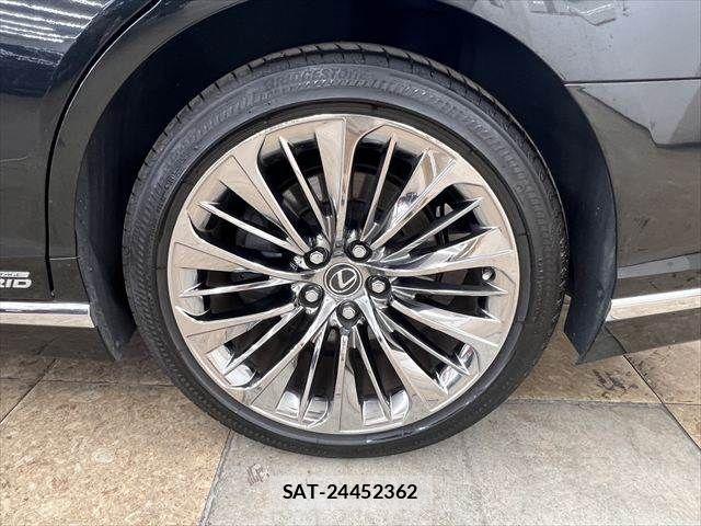 Lexus LS 2019-07 8627482-24