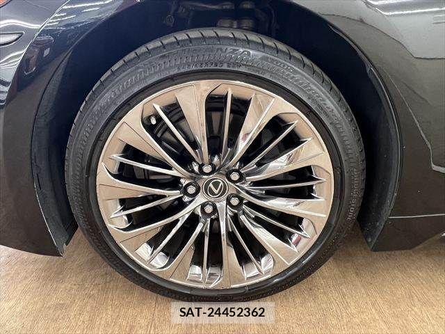Lexus LS 2019-07 8627482-25