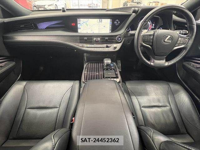 Lexus LS 2019-07 8627482-2