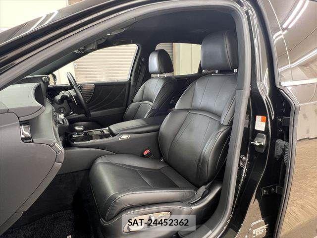 Lexus LS 2019-07 8627482-29