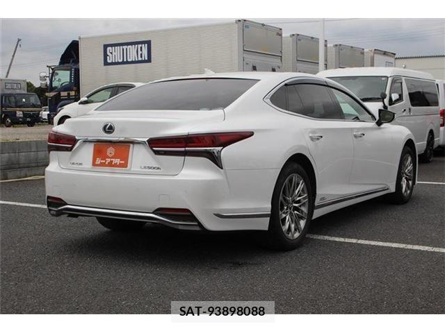 Lexus LS 2017-12 8666404-13