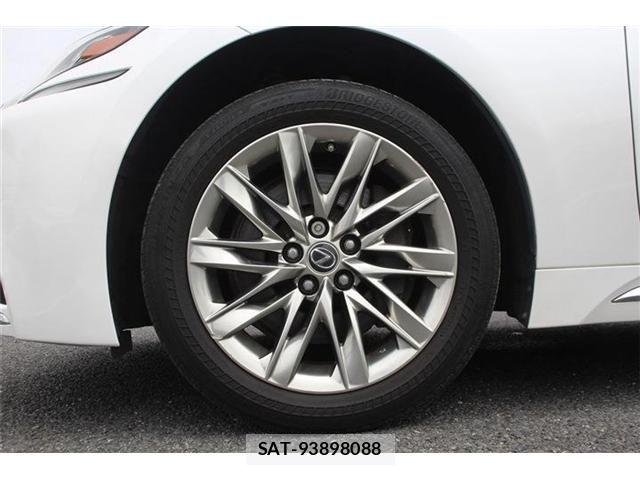 Lexus LS 2017-12 8666404-16