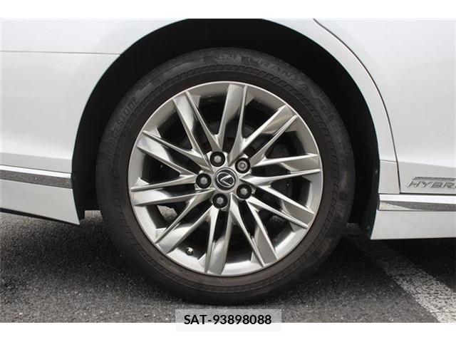 Lexus LS 2017-12 8666404-18