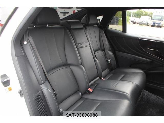 Lexus LS 2017-12 8666404-22