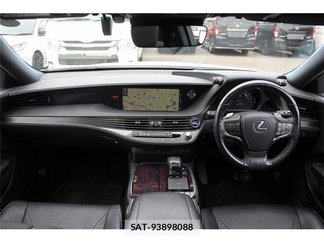 Lexus LS 2017-12 8666404-26