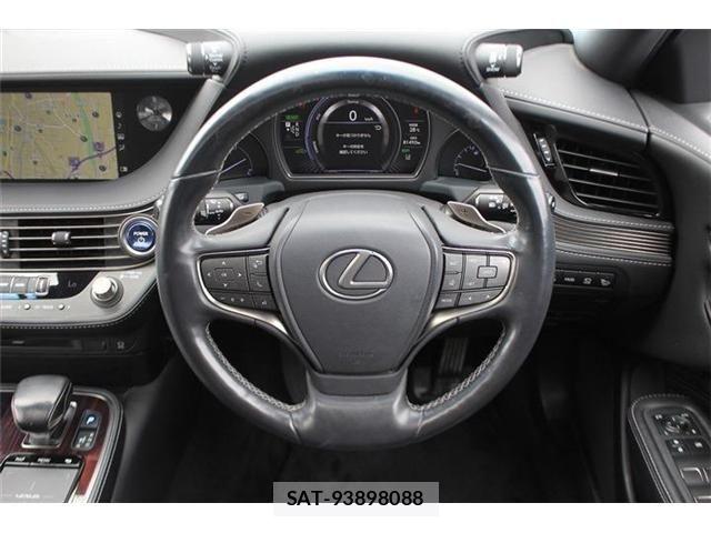 Lexus LS 2017-12 8666404-27